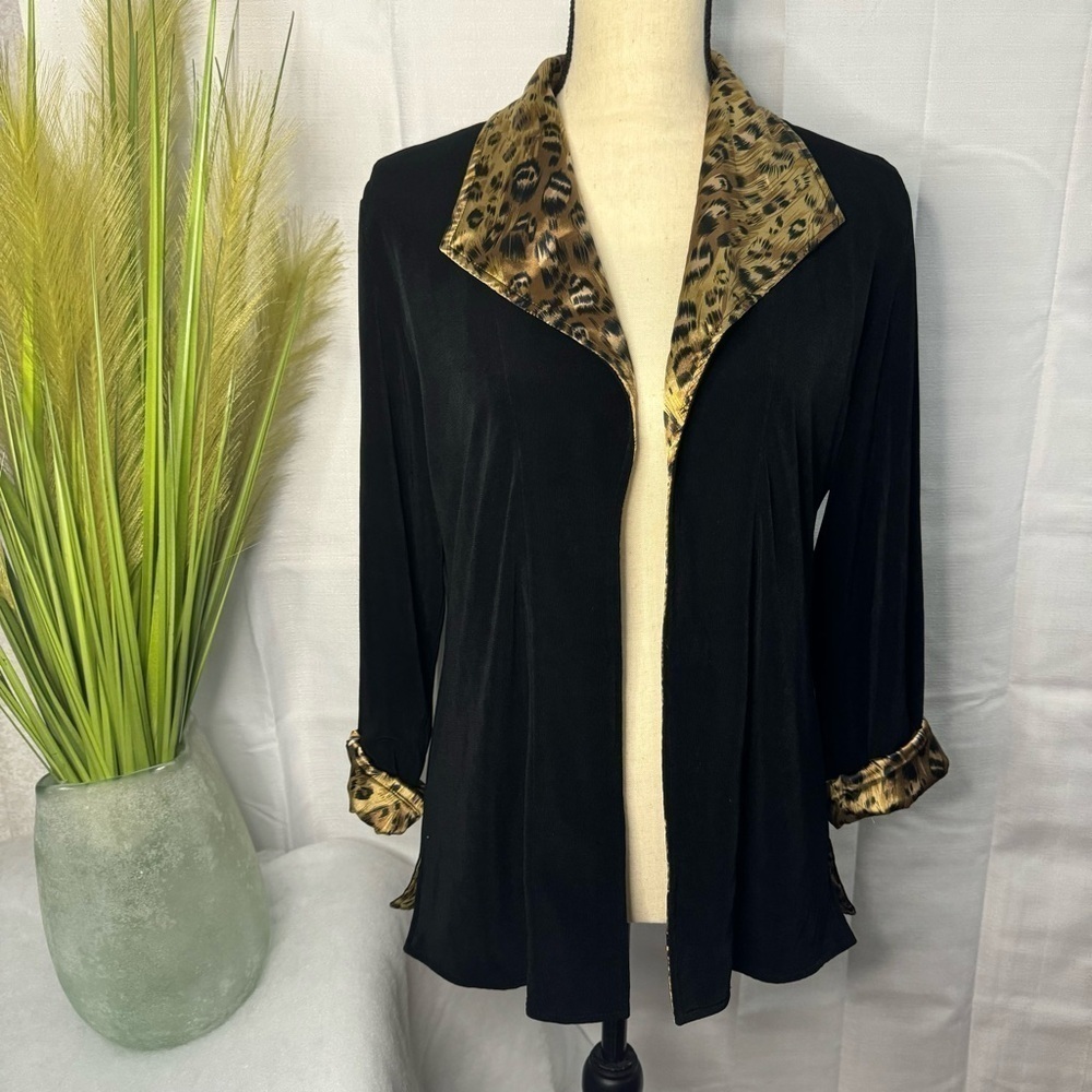 Chico’s Travelers Black Silky Cardigan W/Animal Print Lining Size 1 US S/M